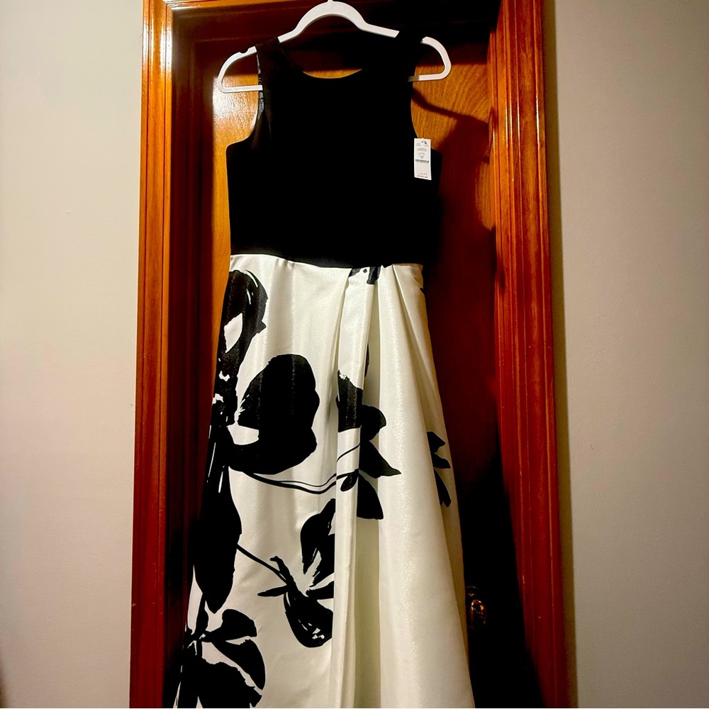 Elegant White House Black Market Black and White Women’s Midi Dress - New!